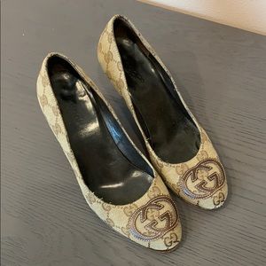 Gucci pumps